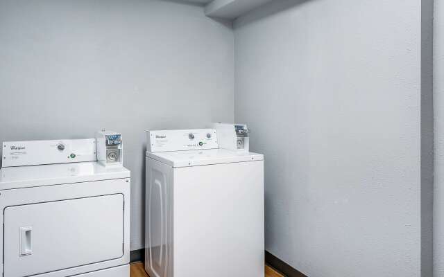 Americas Best Value Inn East Peoria