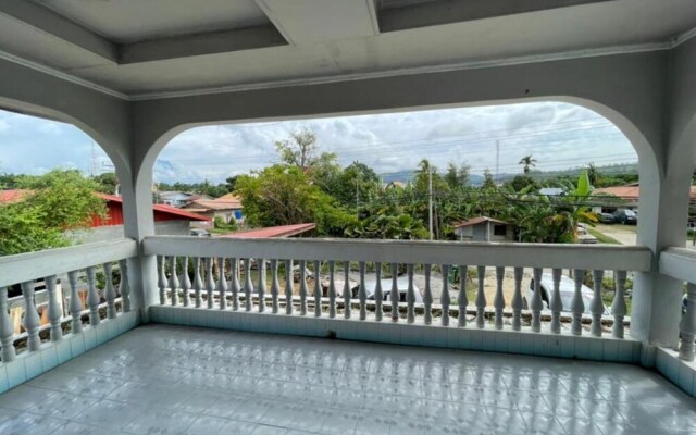 Anique Hoemstay by Oyo Rooms