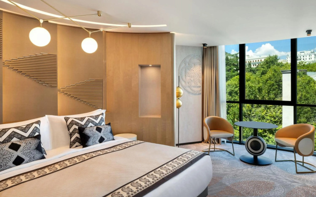 Paragraph Freedom Square, A Luxury Collection Hotel, Tbilisi - Image 3