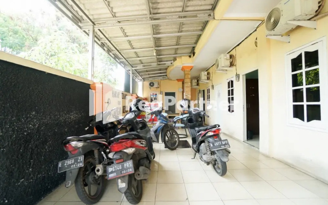 Mahkota Sivali near Soekarno Hatta Airport Mitra RedDoorz