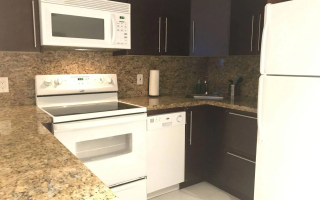 Collins Apartments by Design Suites Miami