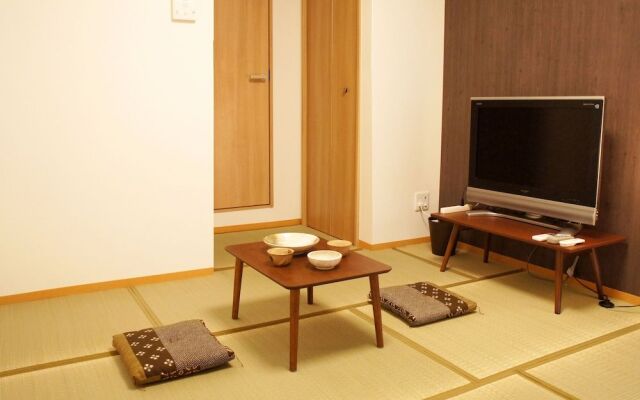 Tiara Court West apartment