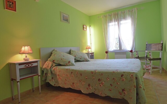 Beautiful Holiday House With Airco and Private Pool Near Uzès