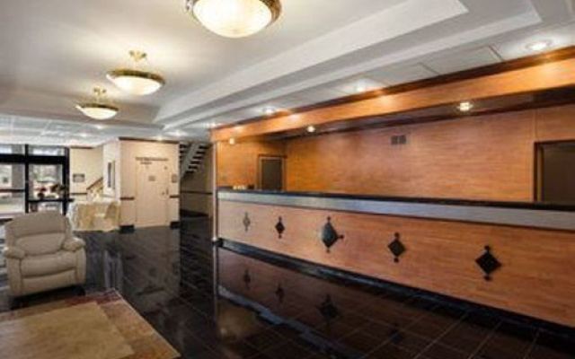 Days Inn & Suites Elyria