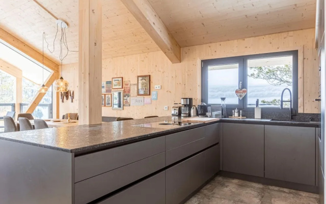 Welcoming Chalet With hot tub