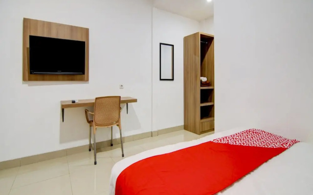 The Shine Residence by OYO Rooms
