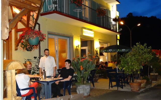 Hotel Restaurant Aux Bruyères