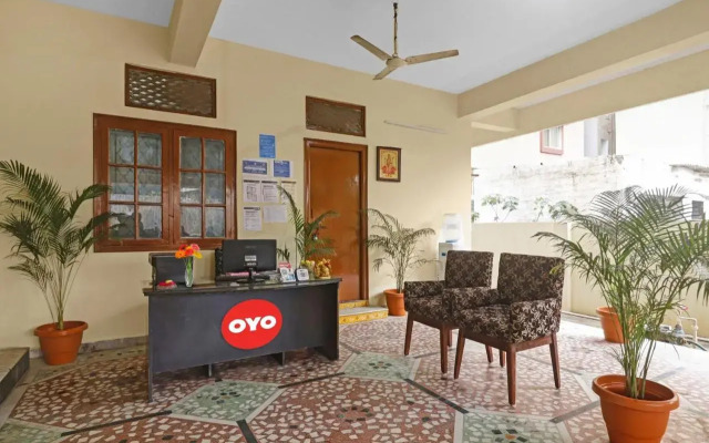 OYO 87614 Altima Suites