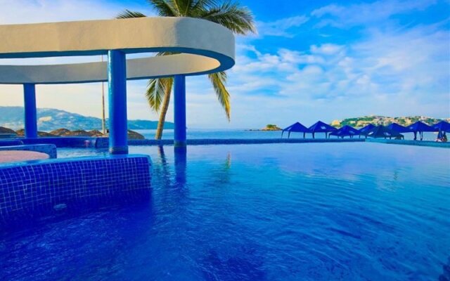 Avalon Excalibur Acapulco