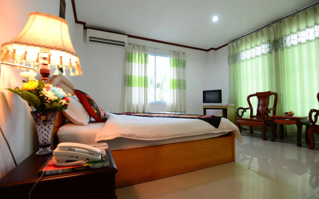 Douangpraseuth Hotel