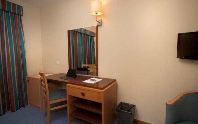 Hotel Feira Pedra Bela