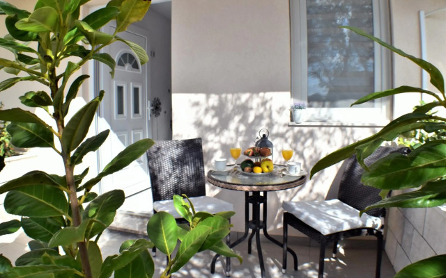 Apartments Pera