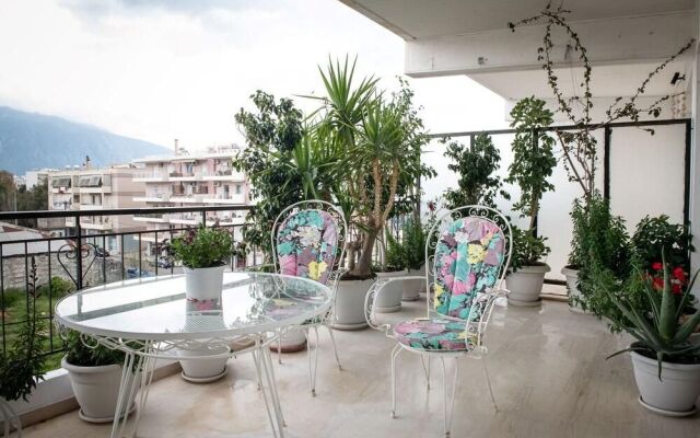 Bright Comfy Flat near Beach & City Center
