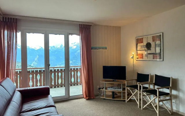 Apartment With Stunning Mountain View