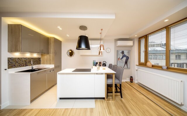 Golden Apartament by Your Freedom