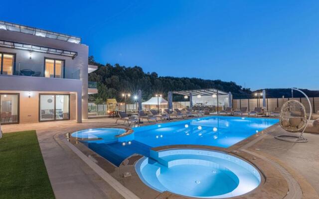 Luxurious Villa Mare - With 150m Pool