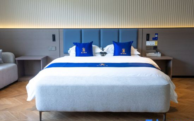 ​Super 8 Select Hotel – Guest Rooms – Xiangyang