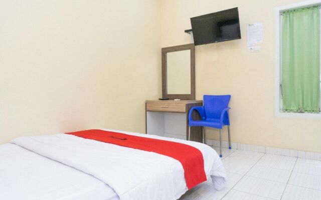 RedDoorz @ MT Haryono Street Waingapu