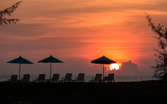 Le Coral Beach Resort and Cafe