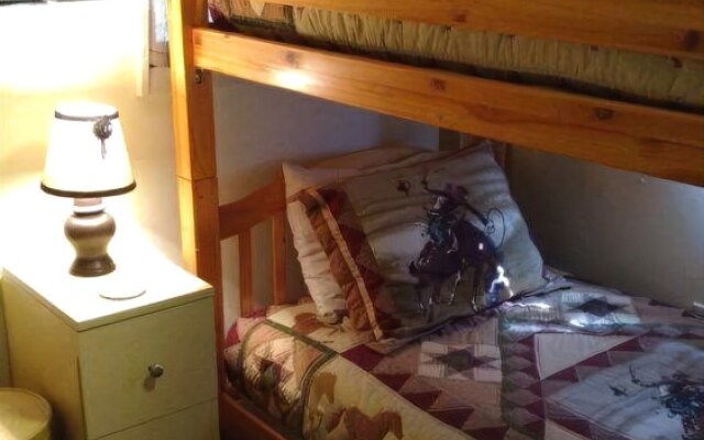 Rogers Roost - Three Bedroom Cabin