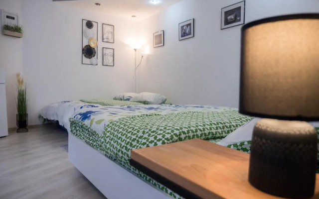 Melion Historical Center Apartment