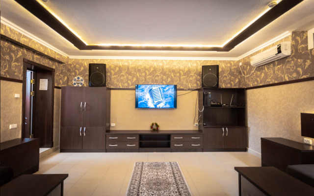 Lake House Resort hotel