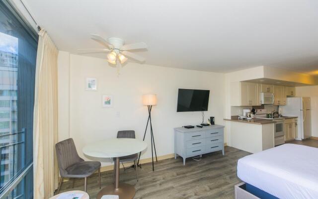 Ilikai Marina 1783 Condo - One Bedroom, Full Kitchen & Free Wifi by RedAwning