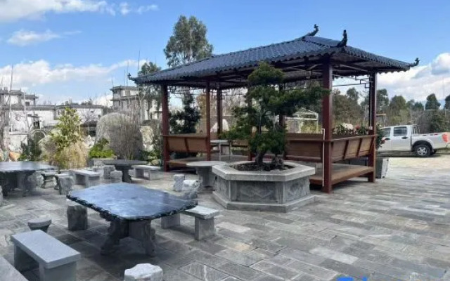 Hongyou Homestay (Dali Chongsheng Temple San Ta Branch)