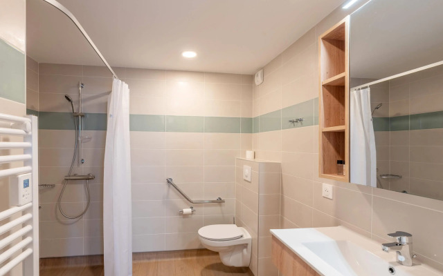 Quality Suites Moissy-Cramayel