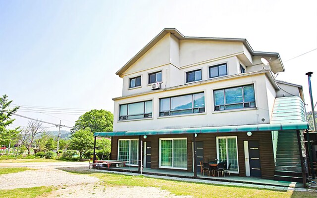 Yangpyeong Clear Water Pension