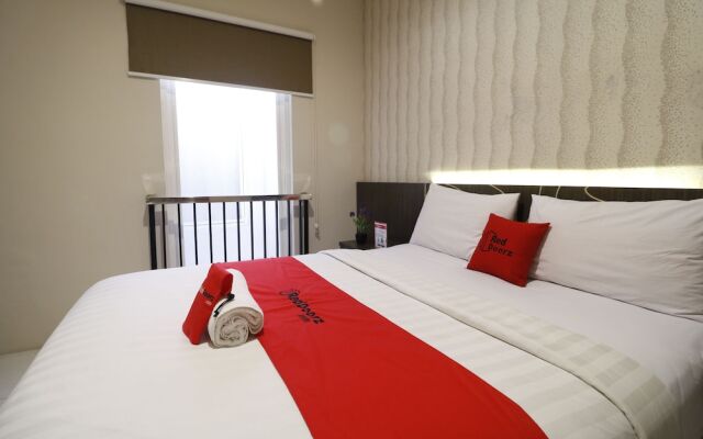 RedDoorz Plus @ Airlangga Mataram