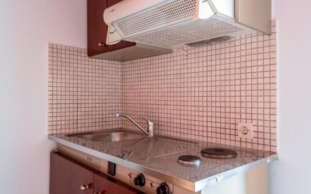 Apartment4 50 metres from THE Sea 'NEW LISTING'