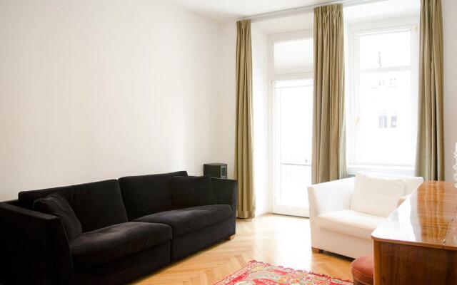 Apartment Five "OFFICIAL WEBSITE" by Booking Bolzano Srl