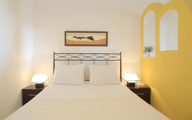 Yalis Hotel