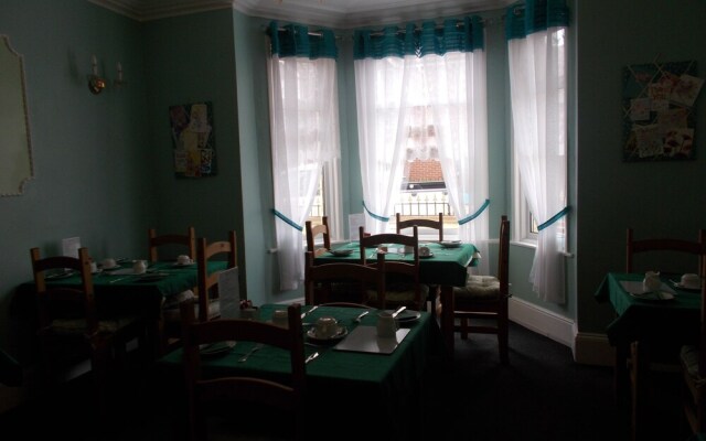 Twin Palms Guesthouse