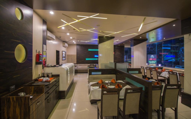 Super Townhouse OAK Regal Inn Near Sant Tukaram Nagar Metro Station