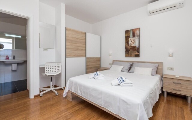 Awesome Home in Rab With Jacuzzi, Wifi and 1 Bedrooms