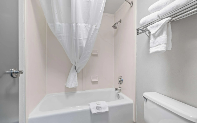 Red Lion Inn & Suites Deschutes River Bend