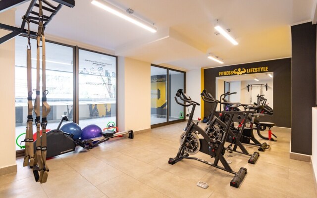 Bellet Design - 2BR w/Pool, Gym & Parking