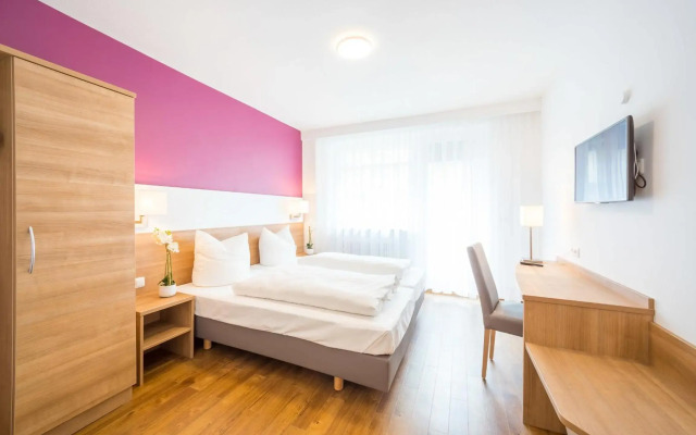 Hotel S16
