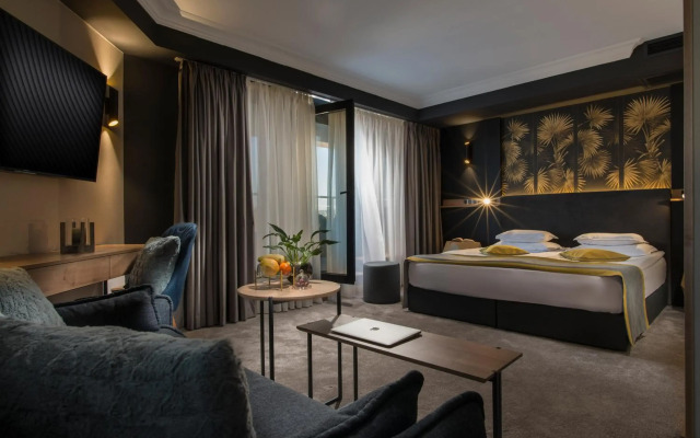 Rosslyn Thracia Hotel