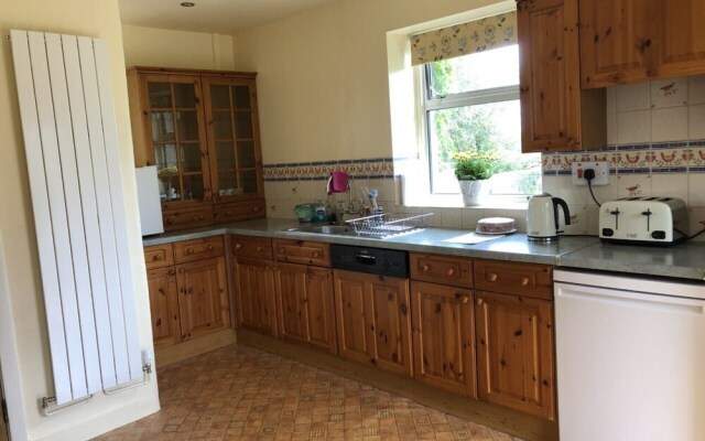 Beautiful 3 Bedroomed Cotswolds Farmhouse