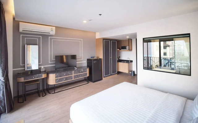 Sleep With Me Pattaya