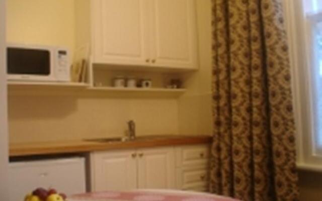 Huonville Guesthouse