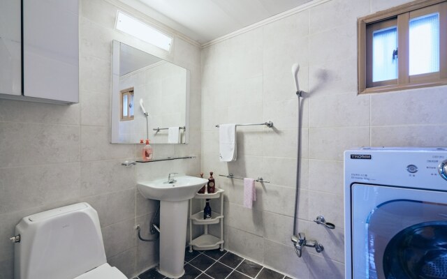 MYEONGDONG 100SQ3BDR FULL Villa
