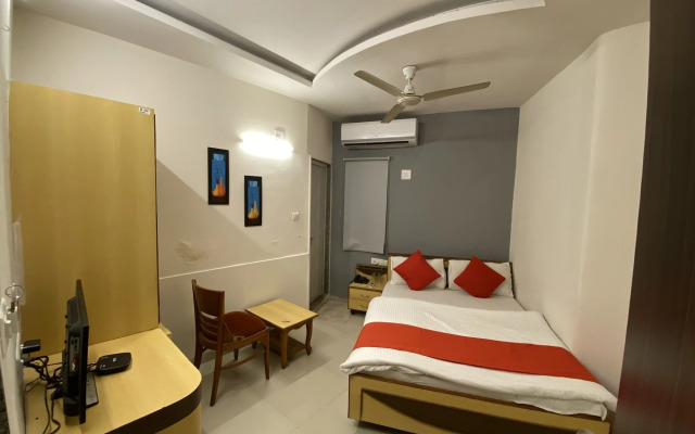 Oyo Flagship 36844 Riverfront