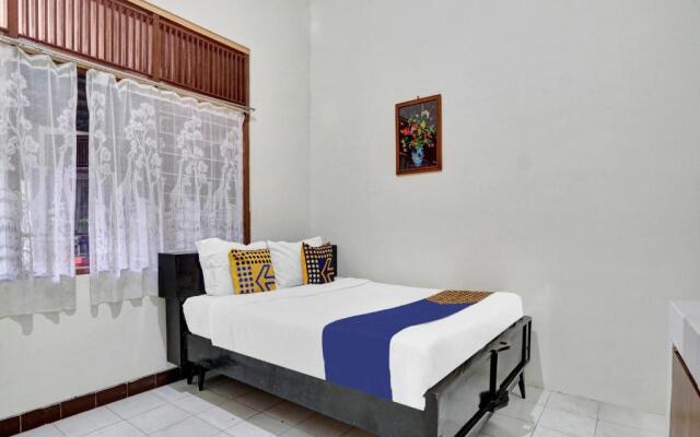 SPOT ON 90539 Taman Borobudur Guest House