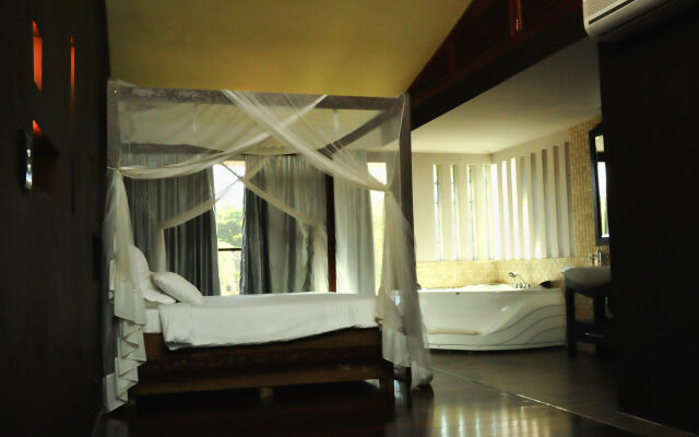 Catembe Gallery Hotel