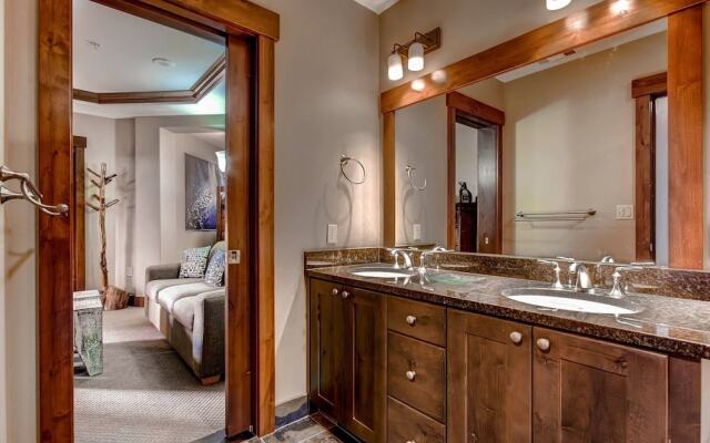 Luxury 3 Bedroom Ski in, Ski out  One Ski Hill Residence Located at the Base of Peak 8 with Hot Tub Access