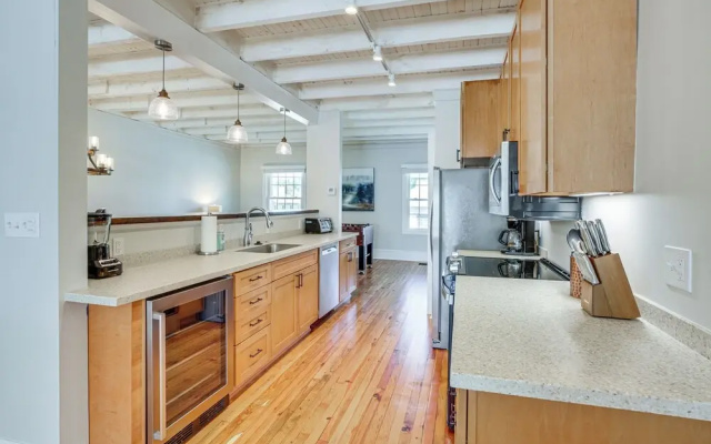 Walkable Main Street Blowing Rock Apartment!